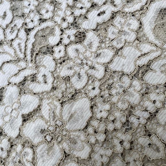 V Christina White Fitted Floral Embroidered Blouse with embellished neckline - Picture 4 of 9